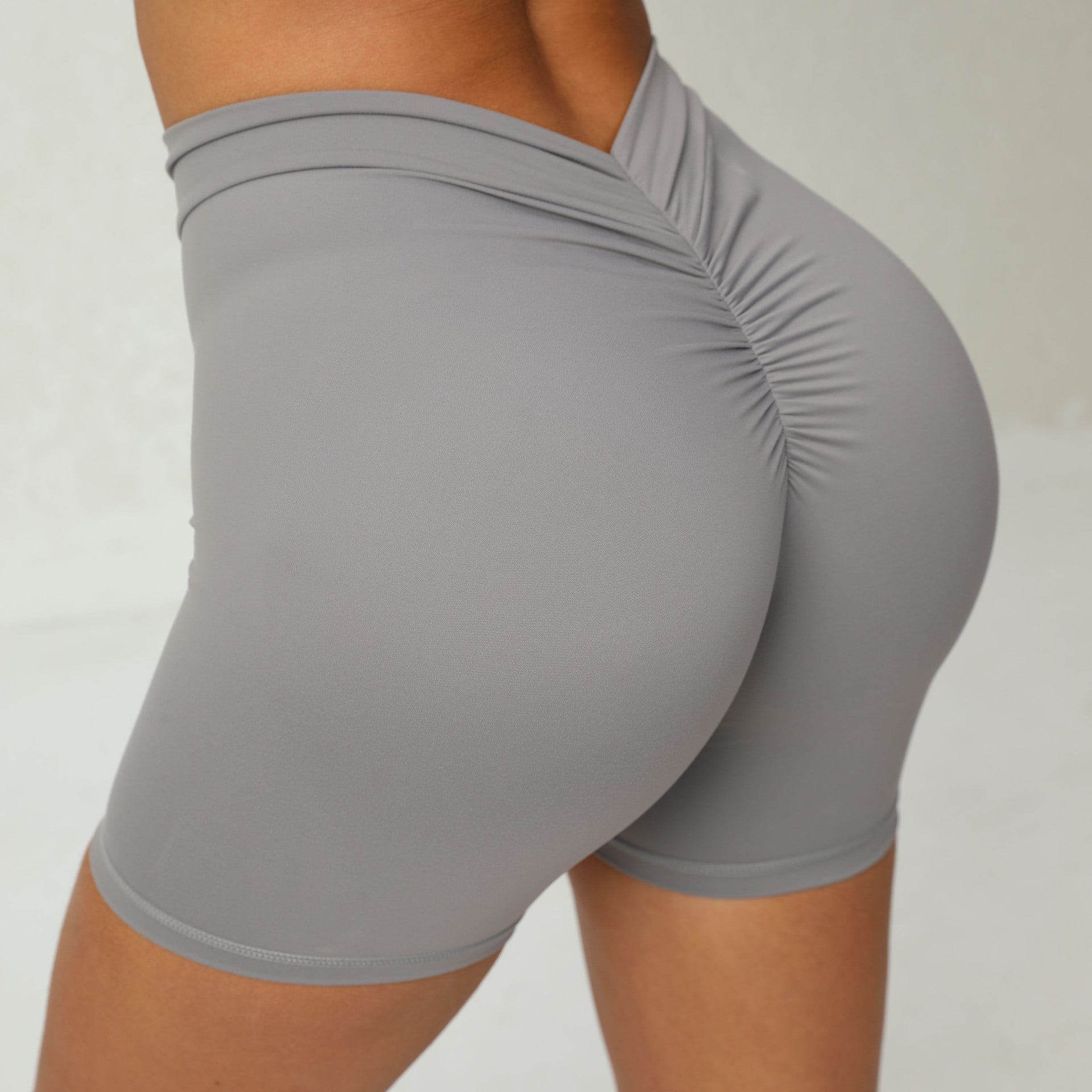 Sculpting V-Waist Seamless Shorts